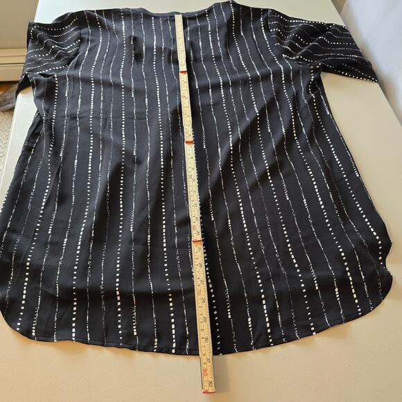 Timeson Blouse Women's XXL Black White Geo Stripe Roll Tab Sleeves NWT - Picture 11 of 16